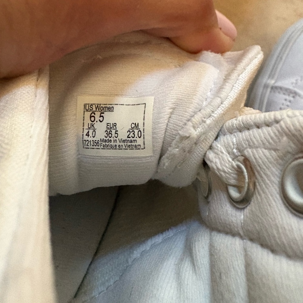 ⭐️ Vans Women's Off-White High-Top Sneakers ⭐️ - Picture 8 of 8